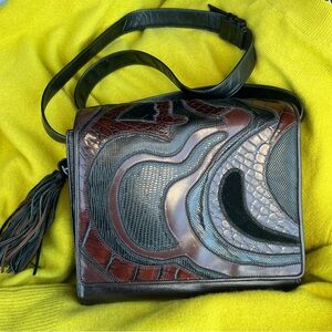 New Vintage Sharif Black Leather Crossbody Bag